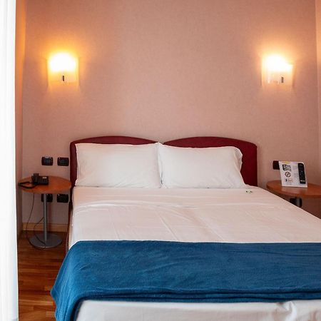 Siriohotel Dormelletto Eksteriør billede